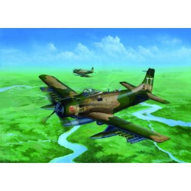 Imagem de Trumpeter A1J AD7 Skyraider Aircraft Model Kit (1/32 Scale)