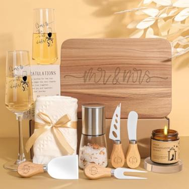 Imagem de Presentes de casamento personalizados para casais 2025 | Ideias para lista de presentes de casamento com taças de champanhe personalizadas, placa de madeira de acácia, toalha de algodão, cesta de