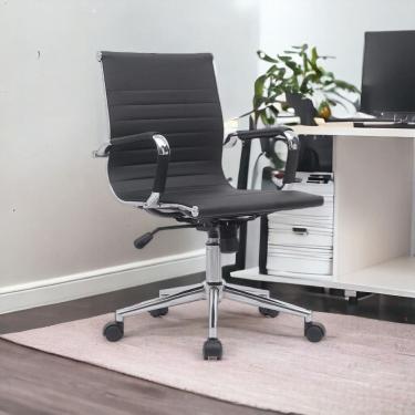 Imagem de Cadeira de Escritório Diretor em Couro Preta com Braços Cromados