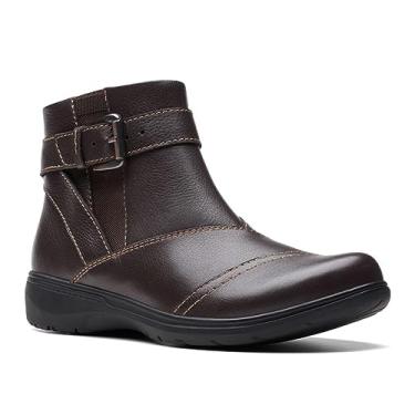 Imagem de Clarks Bota feminina de cano curto Carleigh Dalia, Couro marrom escuro, 7.5