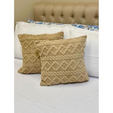 Imagem de Kit 2 Capas de Almofadas Felpudas Decorativas 45x45 para Sofá Cama Poltrona – Conforto Premium(CARAMELO)