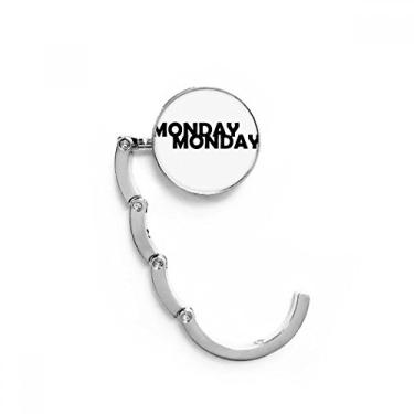 Imagem de Gancho de mesa estiloso de Monday com fecho decorativo e gancho dobrável