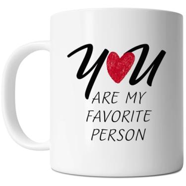 Imagem de FLEXISAVVY Caneca You Are My Favorite Person - Love You Are My Favorite Person Caneca de Dia dos Namorados - Ideia de Presente Engraçado Namorado Namorada Casal Para Homens e Mulheres Branco 325 ml