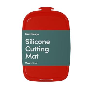 Imagem de Blue Ginkgo Tábua de corte de silicone – média – dupla face, espessa, flexível, antiderrapante, livre de BPA – sulcos de suco, lavável na lava-louças (feito na Coreia, vermelho)