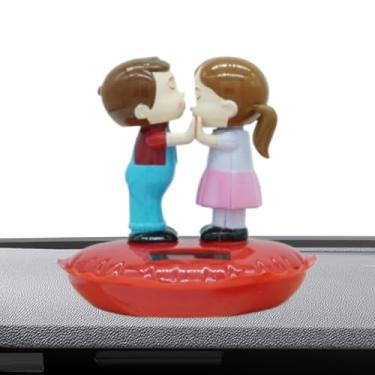 Imagem de Figuras de painel, acessórios de painel de carro movidos a energia solar - estatuetas colecionáveis de casal de beijos de cabeça balançando, acessórios de veículos, ornamento de mesa para casa de