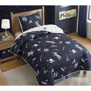 Imagem de Soul & Lane Conjunto de colcha espacial sideral – solteiro e 1 fronha, roupa de cama infantil com astronautas e planetas, conjunto de edredom acolchoado com galáxia azul, lençol celestial para meninos