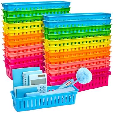 Imagem de Juvale Pacote com 24 bandejas de lápis e cestas de organização – Suporte de plástico para mesa e materiais de professores do ensino fundamental para decoração de sala de aula