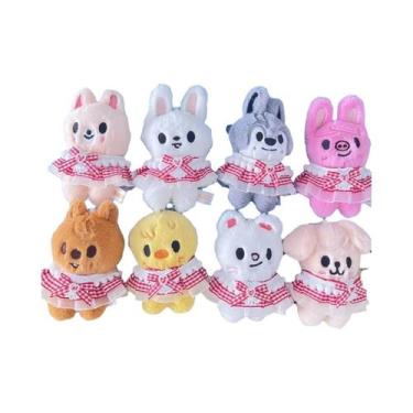 Imagem de Chaveiro De Pelúcia Anime Stray Kids 12cm Vestido Xadrez Vermelho SKZO