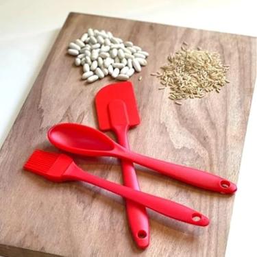 Imagem de Kit Utensílios de Silicone Culinário 3 Peças, Colher 20cm, Espátula 22cm e Pincel 20cm, Vermelho, Resistente ao Calor, Antiaderente