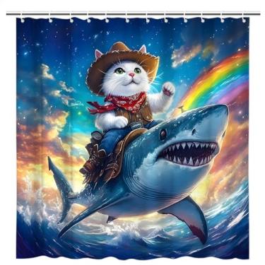 Imagem de GIXKOXE Cortina de chuveiro de gato engraçada, gatinho, montando tubarão com chapéu de caubói no oceano, ondas do mar tropical, céu azul arco-íris, animais fofos, decoração de banheiro, cortina de