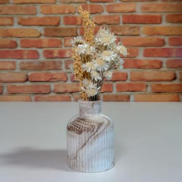 Imagem de Arranjo de Flores Sempre-Vivas Naturais em Vaso Decorativo, 15 cm, Branco com Padrão Art Déco (25)