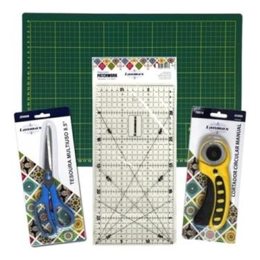 Imagem de Kit Iniciante Patchwork - Base De Corte A3 + Régua + Cortador + Tesoura Patchwork - Scrapbook e Artesanato Este Conjunto Completo Oferece A Base Perfeita Para Criar Peças Incríveis Com Acabamento Profissional