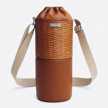 Imagem de Bolsa Térmica (TRANÇADO COM MARROM) RAMIERE para Garrafa de 750 ML em Couro Sintético - Coleção Cores VERÃO 2026