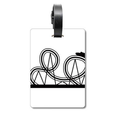 Imagem de Porta-copos pretos com desenho de parque de diversões com etiqueta para bagagem e cartão de armazenamento