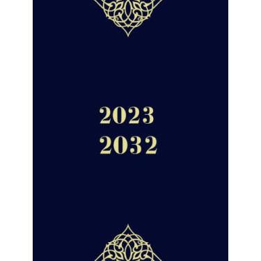 Imagem de 2023-2032: Agenda Mensile Settimanale in 10 Anni. Planner in Formato Grande A4 con Vista Verticale 1 Mensile su 2 Pagine Pianifica le tue Attività Giornaliere e Portale a Termine!