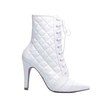 Imagem de Bota Feminina Bico Fino, Cano Curto Matelassê, Branco, Salto Alto 8.5cm, Fechamento com Cadarço