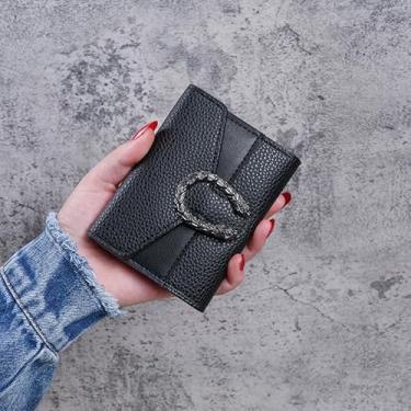 Imagem de Carteira feminina de couro genuíno com dobra dupla/tripla - Suporte minimalista para cartão de crédito com bloqueio de RFID e bolso para moedas, Preto, Casual