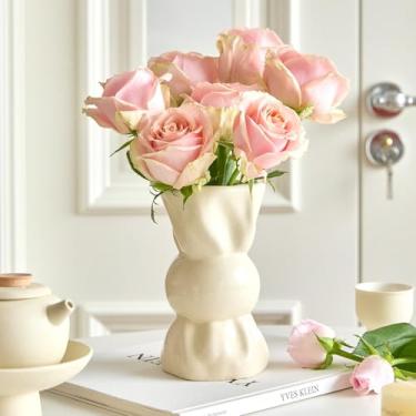 Imagem de FOWSEEK Vaso pequeno de cerâmica doce, vasos de flores creme de 16 cm para buquê, vaso decorativo moderno exclusivo para mesa de centro de mesa, escritório, quarto, sala de estar, entrada, estante