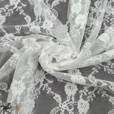 Imagem de Texco Inc 152.4 cm Nylon Spandex Renda Floral Padrão, Tecido Macio e Respirável por The Yard-88GSM, Leve, 4-Way Stretch Perfeito para Vestidos de Noiva, Roupas e Lingerie, Off White 2 metros