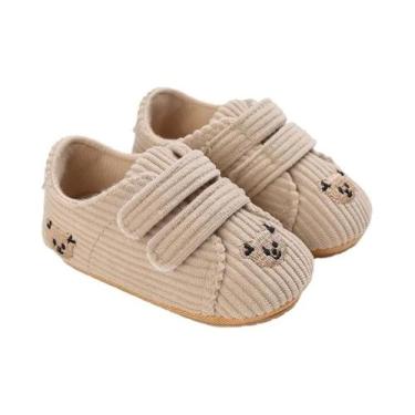 Imagem de Sapatos Para Bebês Com Design De Urso Em Cartoon, Isolamento De Algodã