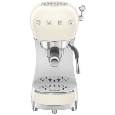 Imagem de Máquina de Café Espresso Manual Smeg ECF02 15Bar, Fabricada na Itália, Design Retrô com Vara de Vapor, na Cor Creme
