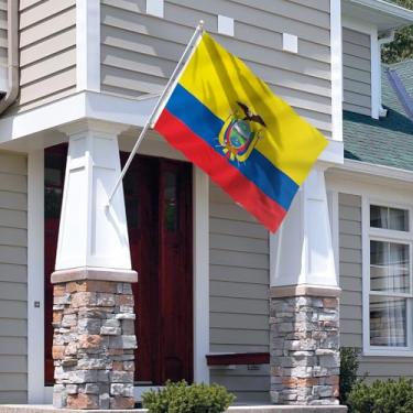 Imagem de Bandeira do Equador Fly in Breeze 9,5 x 1,5 m - Cor vívida e à prova de desbotamento - Cabeçalho de lona e costura dupla - Bandeiras Nacionais Equatorianas Poliéster com ilhós de latão 9,5 x 1,5 m