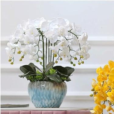 Imagem de YYBOES Orquídea artificial de poliuretano Phalaenopsis flores artificiais com vaso de cerâmica flores artificiais em vaso de 65 cm flores artificiais florais falsas