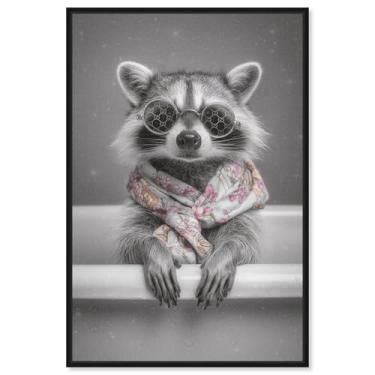 Imagem de Little Glam Tub Raccoon Canvas Print Bathroom Wall Art por Art Remedy, moldura preta, 40,6 x 61,8 cm