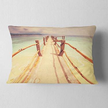 Imagem de Designart Grande cais de madeira na ilha Gili Ponte do mar sala de estar, sofá, enchimento de almofada + capa de almofada impressa em ambos os lados 30,5 x 50,8 cm