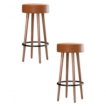Imagem de Kit Conjunto 2 Banquetas Malibu Pés Palito Estofado Para Area Gourmet Cozinha Bar Balcao Bistro Courino Caramelo