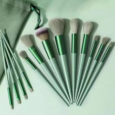 Imagem de Conjunto de 13 pincéis de maquiagem, conjunto de pincéis de maquiagem para viagem com pelos macios, conjunto profissional para blush, delineador, sombra, corretivo e base (verde)