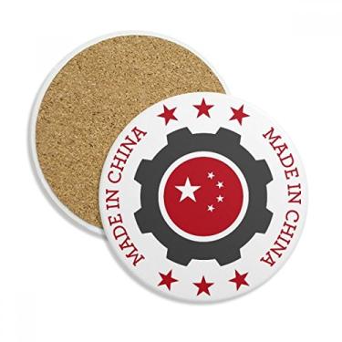 Imagem de Caneca de porta-copos chinesa vermelha National Stars Cog com proteção de mesa, pedra absorvente