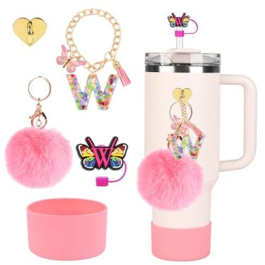 Imagem de Stanley Cup Accessories Set Tumbler Initials Decorations, incluindo capa de canudo de silicone e bota, pingentes de letras fofas para Stanley 1,134 g e copo de 850 g com alça (W)
