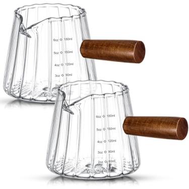 Imagem de Jingmore 2 copos de café expresso de 170 g/180 ml com cabo de madeira, acessórios para café expresso, copo medidor de espumador de leite com escala transparente resistente ao calor para café, leite e