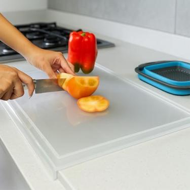 Imagem de Tábua de corte acrílica e escorredor de silicone para cozinha, kit de 2 peças de 45 x 35 cm, tábua de corte com bordo, tábua de corte transparente para bancada, material acrílico, transparente,