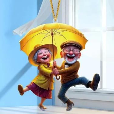 Imagem de Lindo enfeite de acrílico para pendurar no carro com laço – casal de idosos alegre e design de guarda-chuva amarelo, 0,37 cm/0,14 pol. | para espelho retrovisor de carro, sala de estar, quarto e