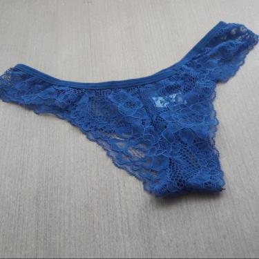 Imagem de Tanga sensual em renda - Calcinha Camily - Kit Mania Lingerie, Azul at