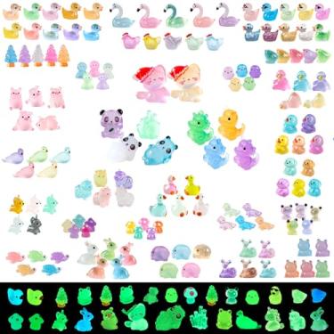 Imagem de DAKUO Pacote com 180 vários mini animais luminosos de resina, mini patos, sapos, dinossauros pequenos, pandas, pequenos cogumelos, estatuetas em miniatura que brilham no escuro para decoração de vaso