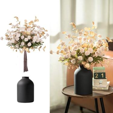 Imagem de BLOSMON Decoração de mesa de jantar: vaso de metal com 12 hastes de flores falsas kiku eucaliptos para casa - pompons artificiais bege arranjos florais artificiais em vaso para sala de estar