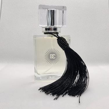 Imagem de Perfume Pegasus, Fragrância Unissex, Eau de Parfum, 50ml, Notas de Lavanda, Bergamota, Laranja, Amêndoa, Jasmim, Baunilha, Cedro e Almíscar | Débora Cazotti Cosméticos