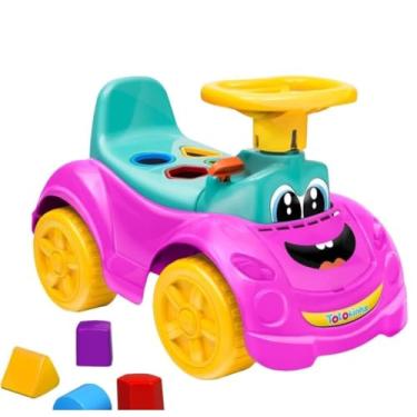 Imagem de Veículo Totokinha 6010 Toys é um carrinho infantil colorido e divertido. Ideal para meninos, possui luzes e sons, proporcionando uma experiência lúdica e aventuras imaginativas.