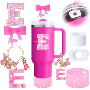 Imagem de Conjunto de 6 peças de acessórios para copos Stanley rosa, decorações de iniciais para copo Stanley 850 g 1,134 g, inclui topo de canudo de laço, pingente de alça, adesivo de letra, bota de silicone,