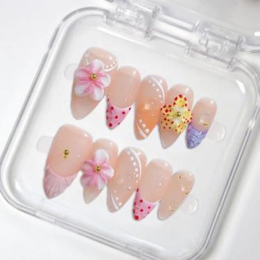 Imagem de Unhas de pressão feitas à mão, unhas falsas francesas de amêndoa média, cobertura completa, flor rosa branca 3D e gotas de água, cola nas unhas, acrílico espesso e multicamadas, unhas postiças