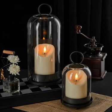 Imagem de Ganwu Castiçal de metal de 12,7 cm e 10 cm com cúpula de vidro feita à mão em latão e 2 velas temporizadoras, conjunto de 2 castiçais versáteis de vidro Hurricane para velas e plantas de pilar