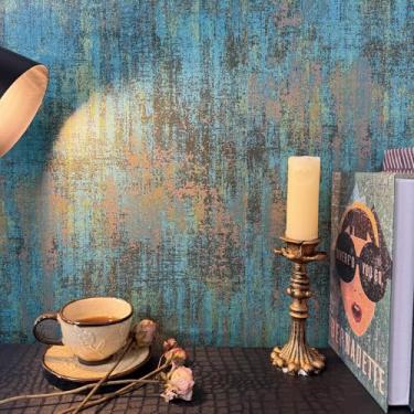 Imagem de HueBurst Papel de parede texturizado metálico 43,9 cm x 1,219 cm Descasque e cole Papel de parede de concreto industrial envelhecido dourado azul para banheiro, escritório, autoadesivo, metálico