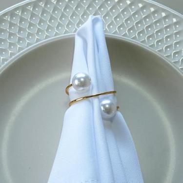 Imagem de Conjunto de 50 Anéis para Guardanapo em Metal com Pérolas Acrílicas, Duas Voltas, 4,5x4,5cm, Acabamento Artesanal para Mesa Posta (Dourado)