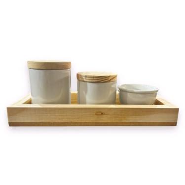 Imagem de Kit Higiene Bebê Porcelana Branca Menino Menina Molhadeira, Potes Porta Algodão e Cotonete e Bandeja de Madeira 4 Peças Maternidade