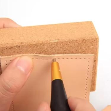 Imagem de YJIUYUANQ Bloco de cortiça, placa de perfuração, bloco de cortiça, almofada de estampagem de couro, mudo, durável, faça você mesmo, bloco de lixamento de cortiça, ferramenta de estampagem de