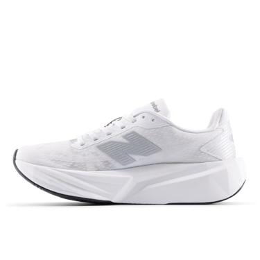 Imagem de New Balance FuelCell Rebel V5 Tênis de corrida feminino, Branco/Prata metálica/Preto, 6.5 Wide