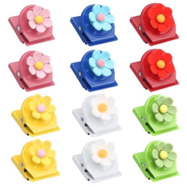 Imagem de 12 clipes magnéticos para geladeira, clipes de geladeira de metal forte com desenhos decorativos coloridos, ímãs de coração e flores para fotos, notas, listas de compras, cozinha, sala de aula